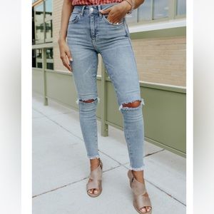 NWT! Free People Distressed Raw Hem Jeans